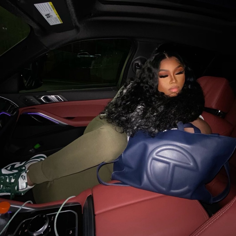 Meet your Posher, Cly